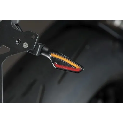 Frecce Moto Led Lightech Tripla Funzione Luce Posizione Stop Omologate Coppia FRE935NER